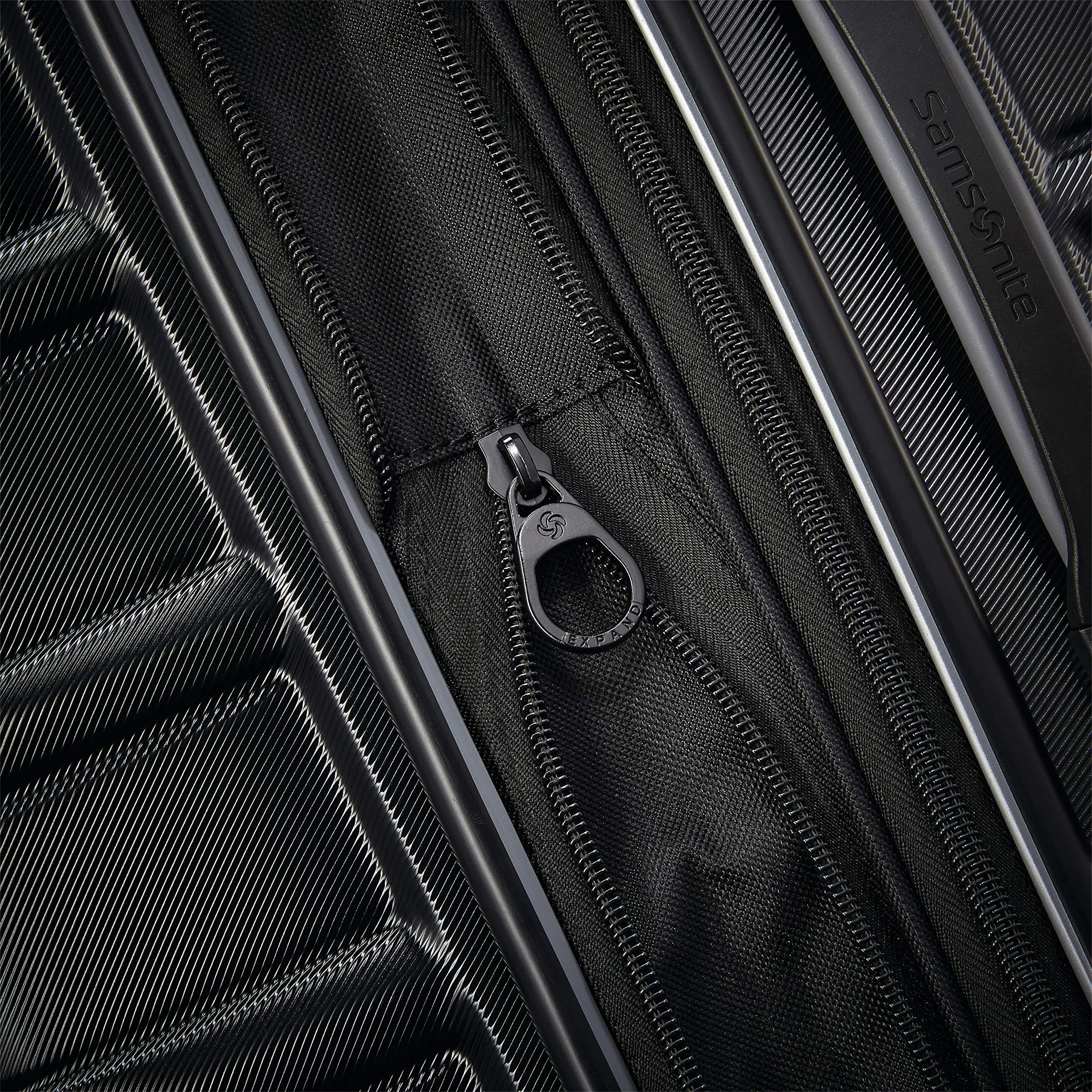 2 Pieces Samsonite Expandable Hardside Luggage Set