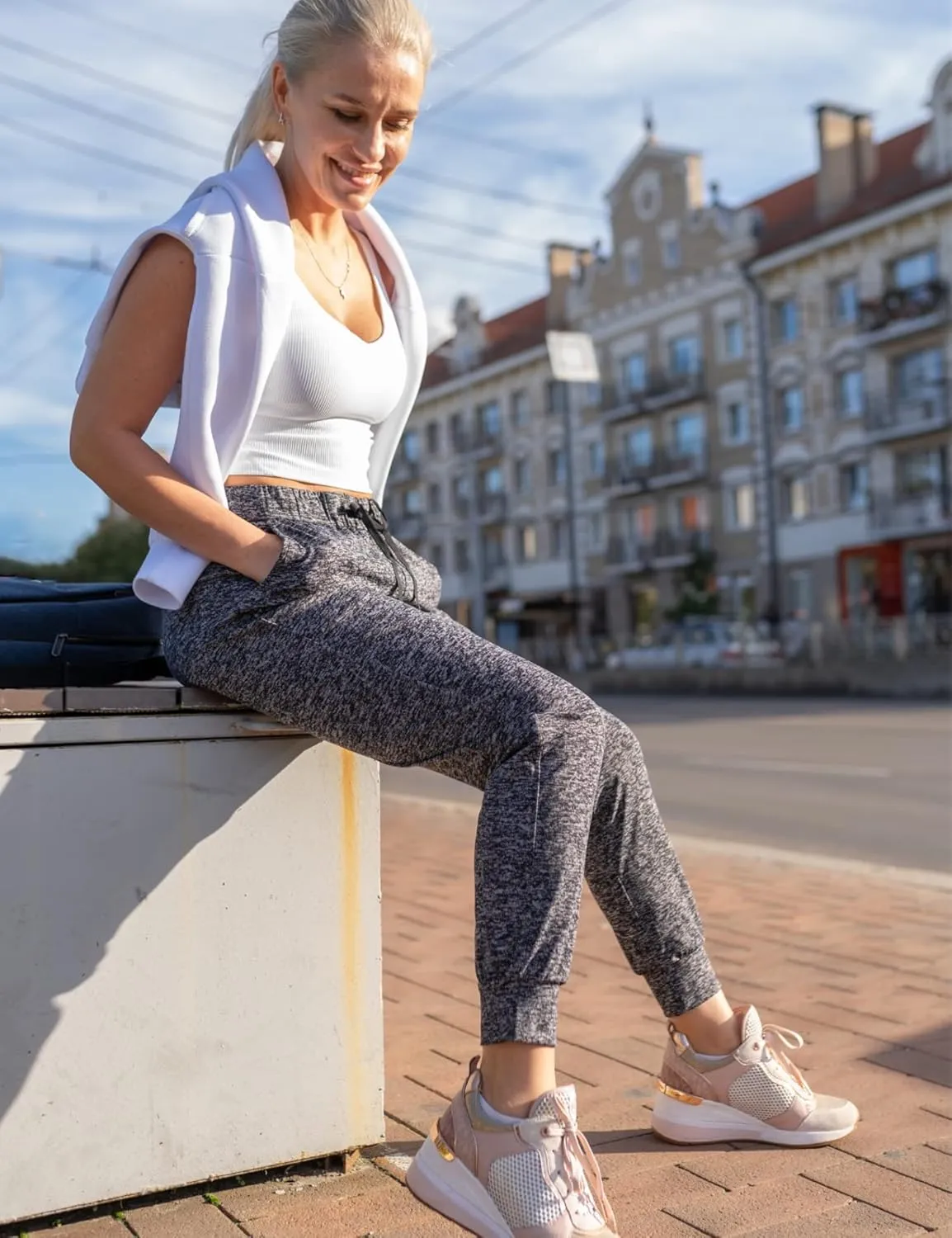AJISAI Women's Joggers Pants Drawstring Running Sweatpants with Pockets Lounge Wear