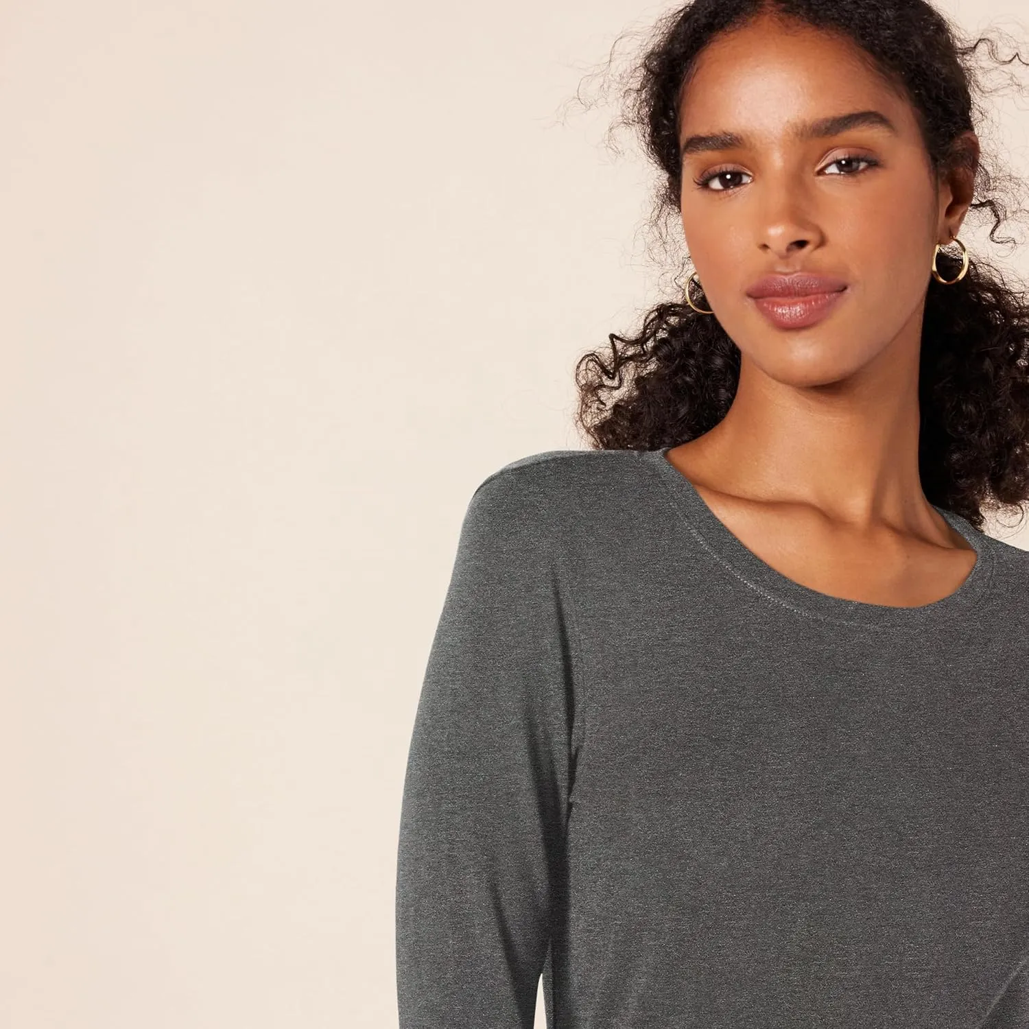 Amazon Essentials Women's Classic-Fit Long-Sleeve Crewneck T-Shirt (Available in Plus Size)