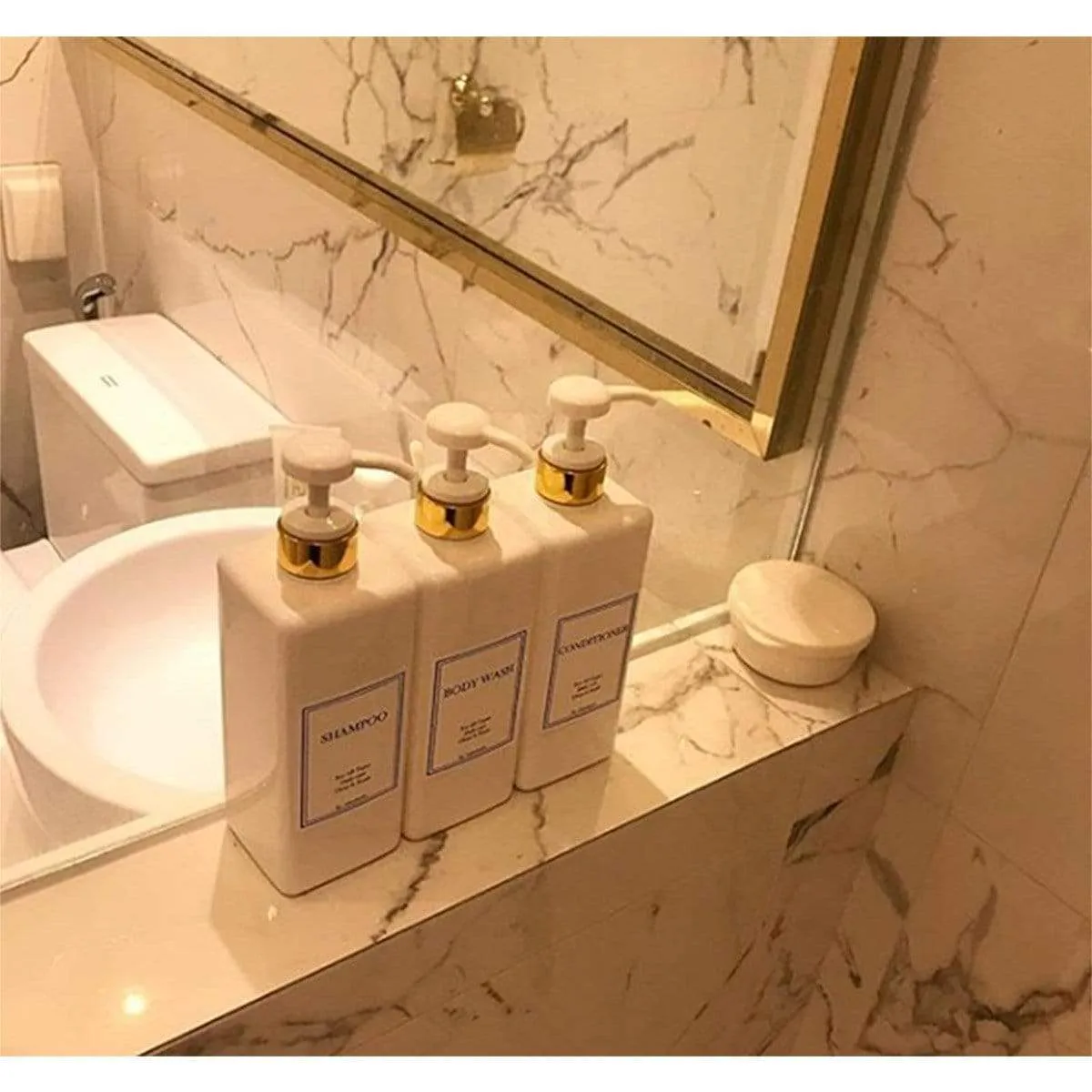HARRA HOME Modern Gold Design Pump Bottle Set 27 oz Refillable Shampoo and Conditioner Dispenser Empty Shower Plastic Bottles with Pump for Bathroom Lotion Body wash Massage Oils, Pack of 3 (White)