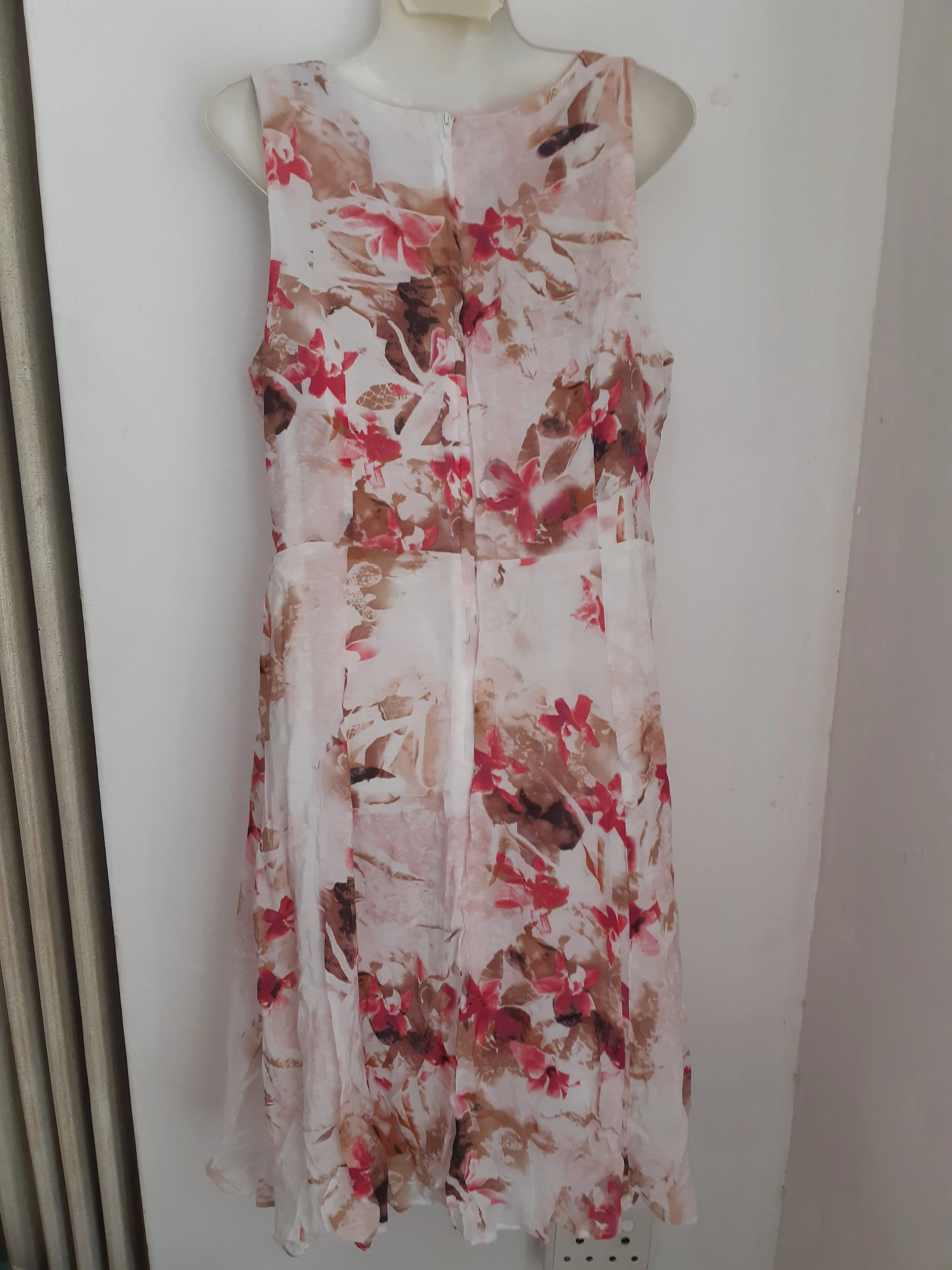 Merien Hall midi floral dress.  Like new.