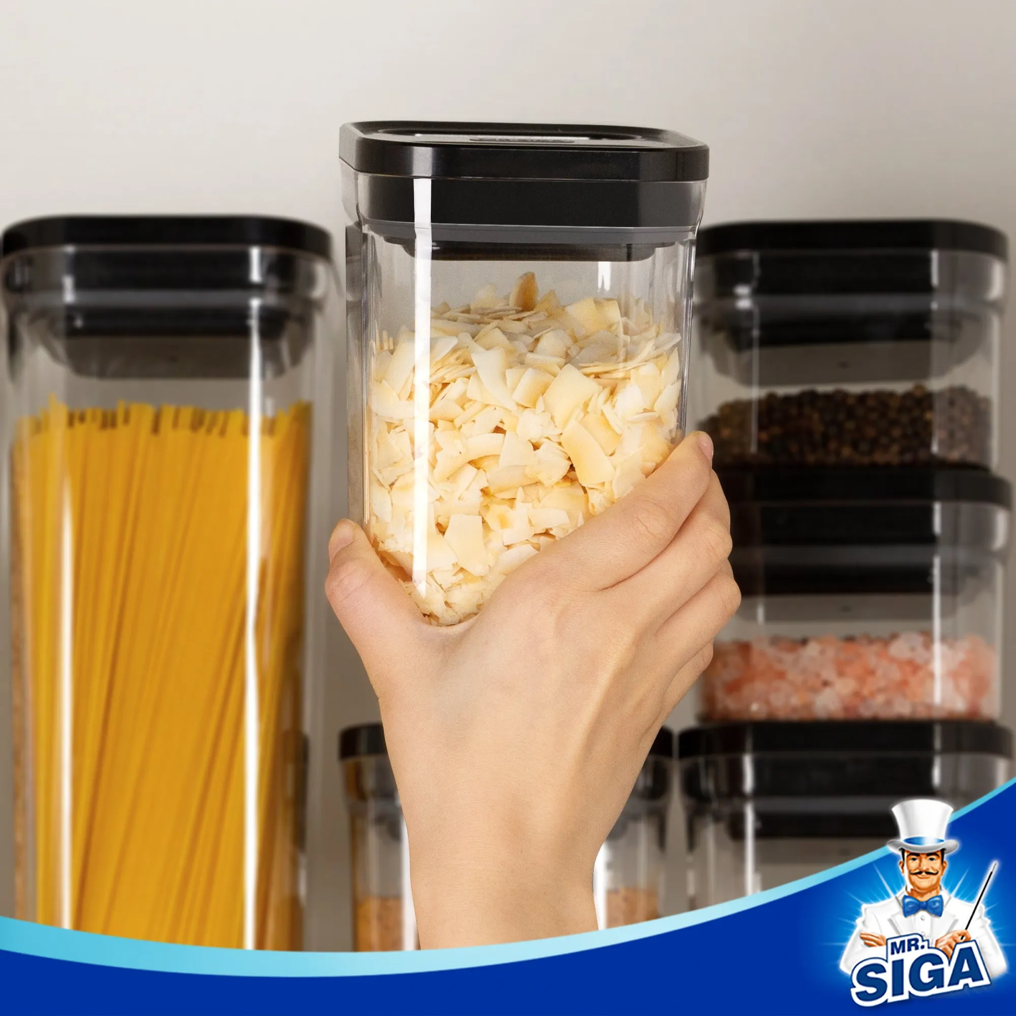 MR.SIGA 4 Pack Airtight Food Storage Container Set, BPA Free Kitchen Pantry Organization Canisters, One-Handed Airtight Cereal Snack Candy Storage Containers, 1 L / 34oz, Medium, Black