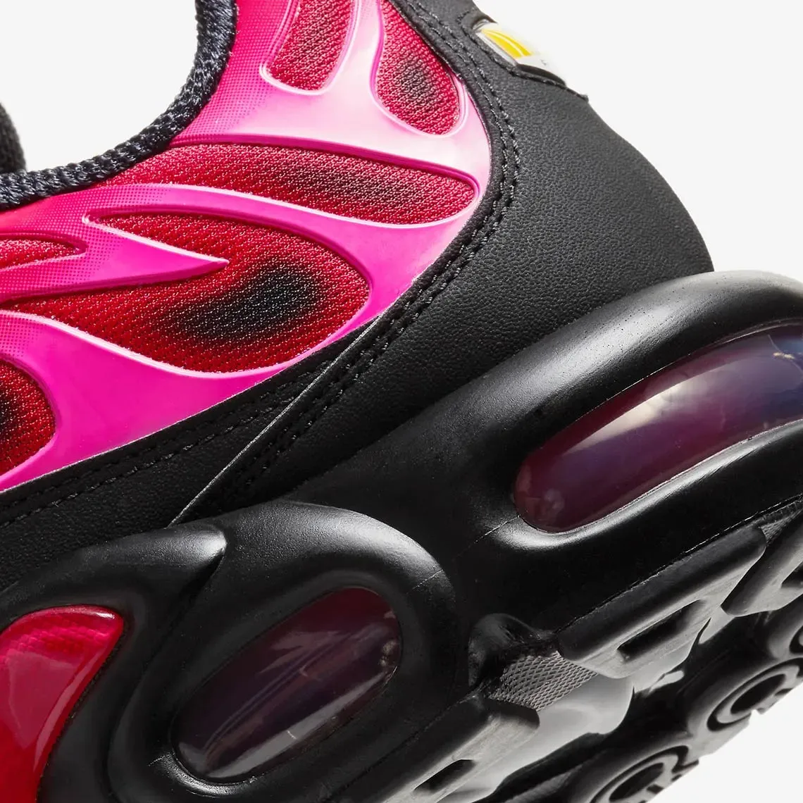Nike Air Max Plus Supreme Black