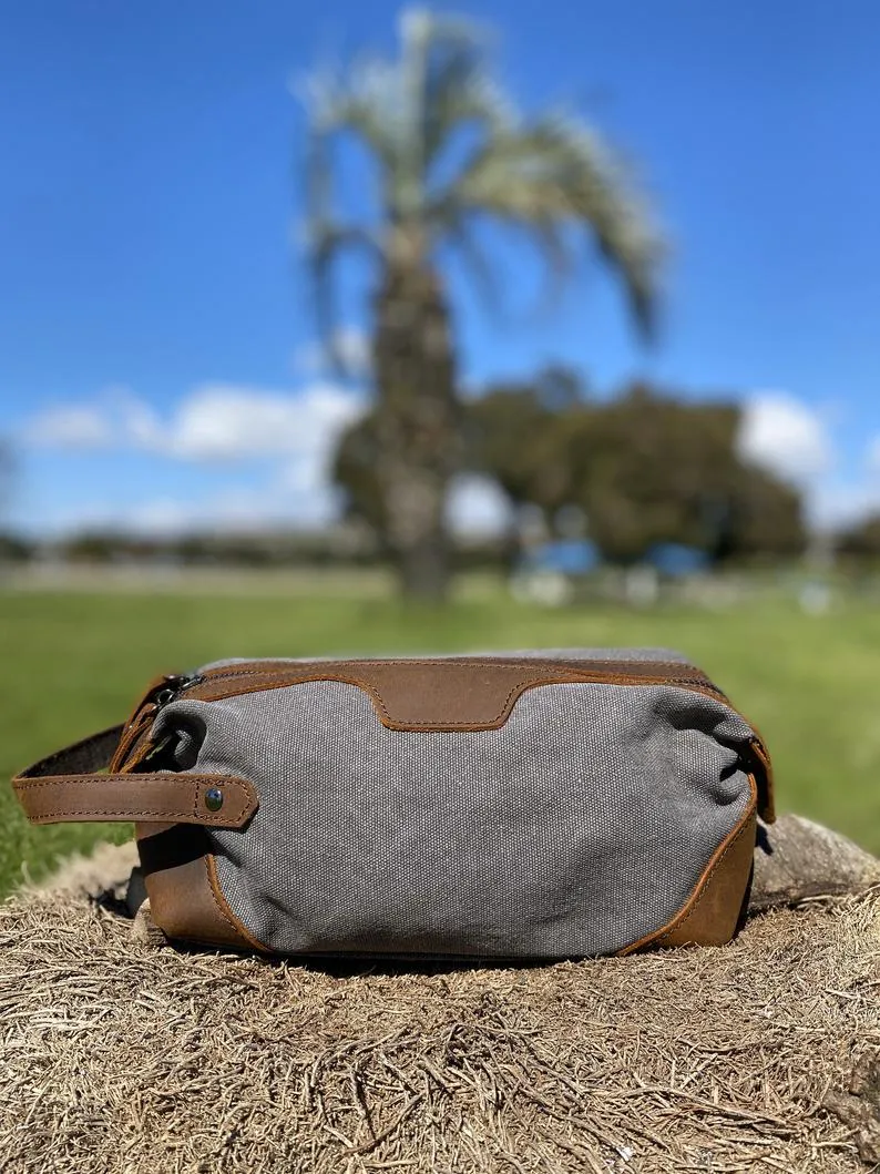Personalized Toiletry Bag Gifts for Groomsmen, Gift For Him, Custom Dopp Kit, 3rd Anniversary Leather Shaving Kit