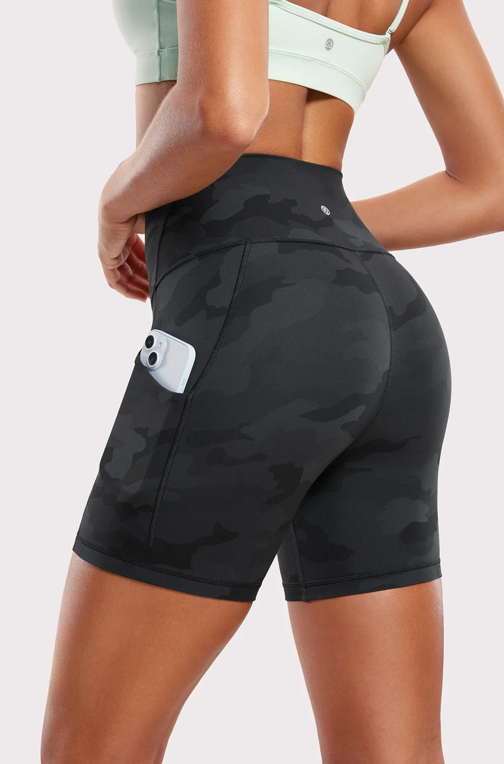 Stretchy Pockets Shorts 5"