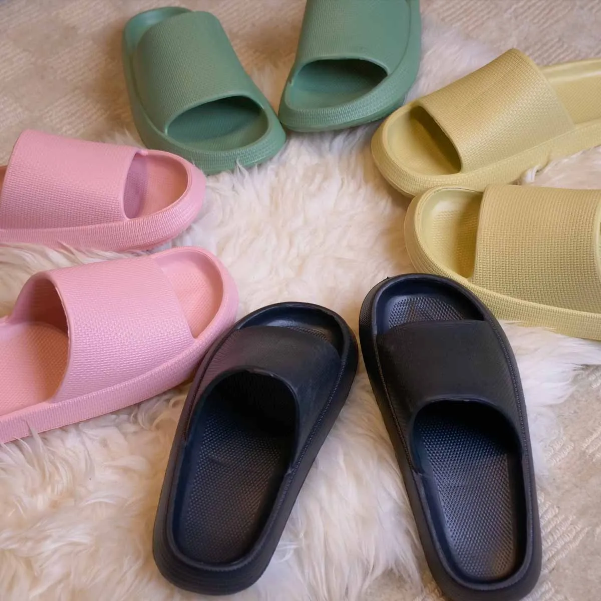 Wholesale Women's Vegan Comfy'z Slides