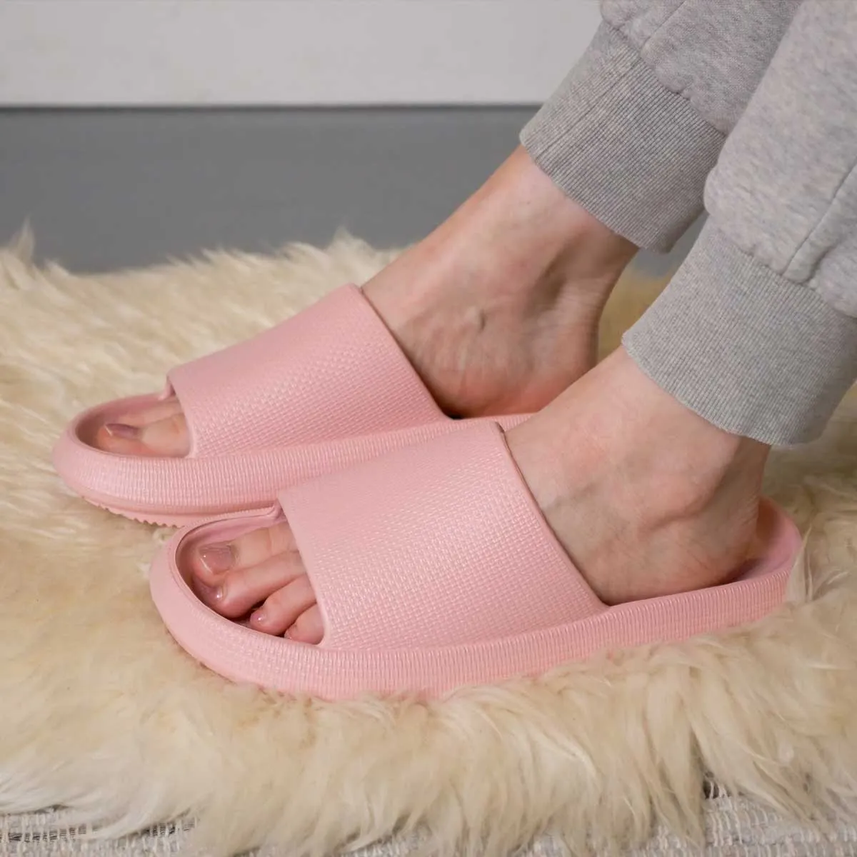 Wholesale Women's Vegan Comfy'z Slides